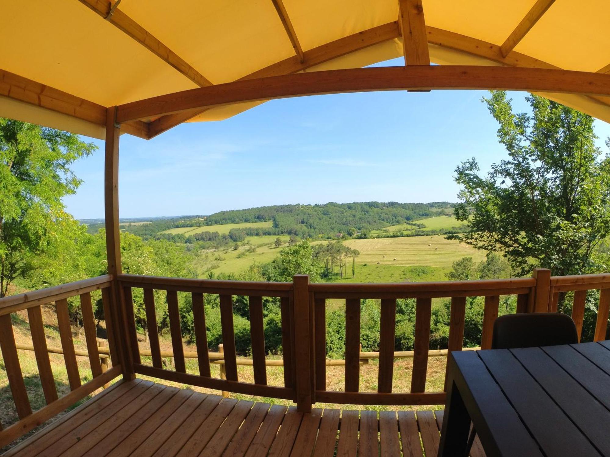 Camping Les Terrasses De Dordogne Rouffignac Saint-Cernin Room photo