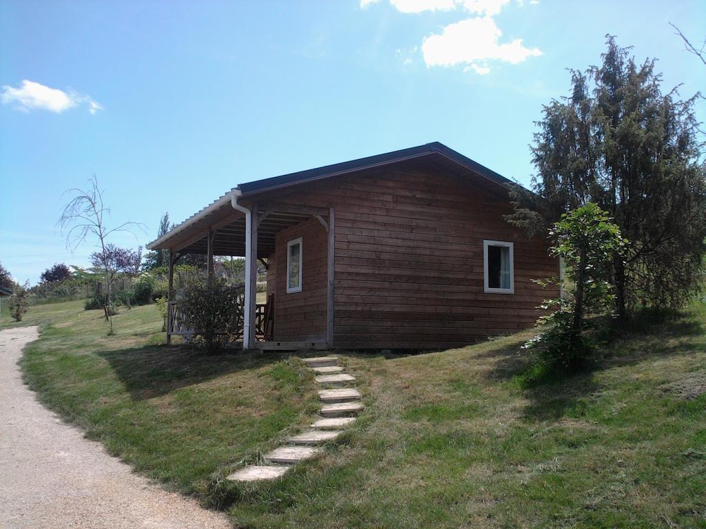 Camping Les Terrasses De Dordogne Rouffignac Saint-Cernin Room photo
