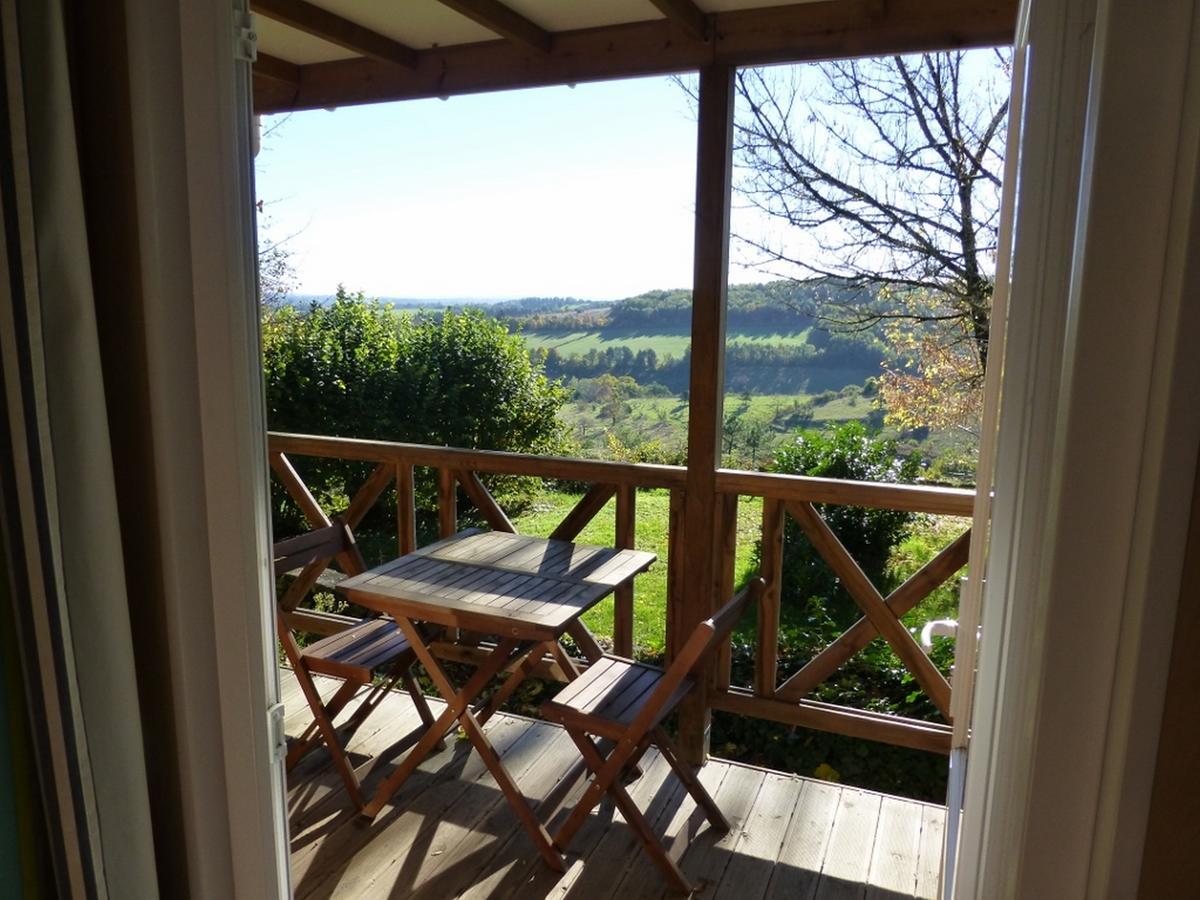 Camping Les Terrasses De Dordogne Rouffignac Saint-Cernin Exterior photo
