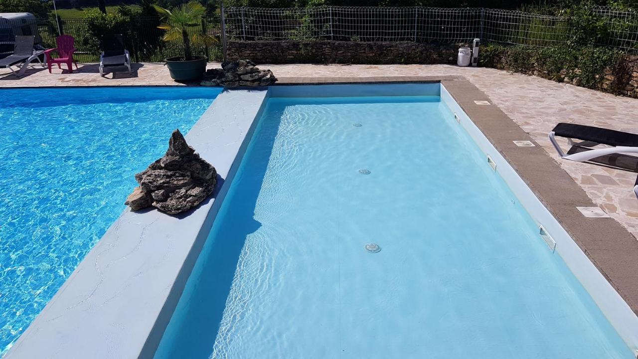 Camping Les Terrasses De Dordogne Rouffignac Saint-Cernin Exterior photo