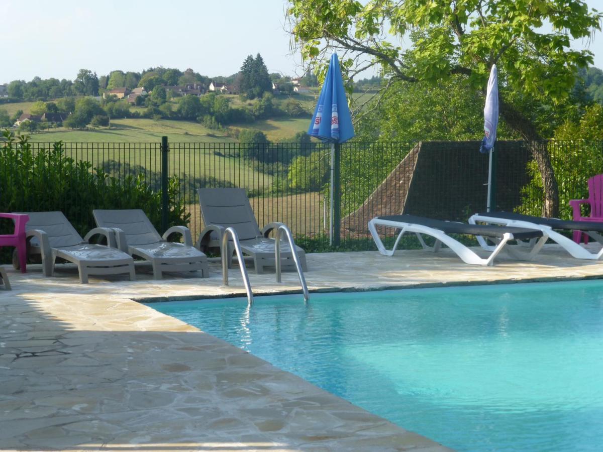 Camping Les Terrasses De Dordogne Rouffignac Saint-Cernin Exterior photo