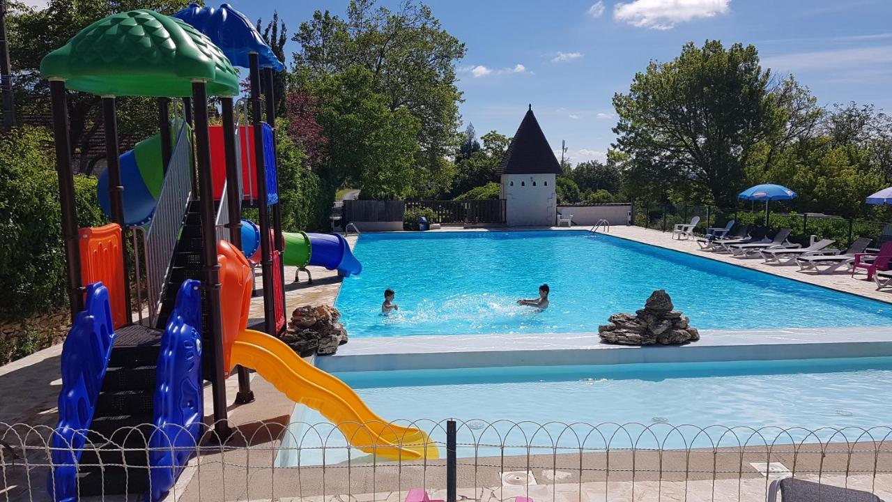 Camping Les Terrasses De Dordogne Rouffignac Saint-Cernin Exterior photo